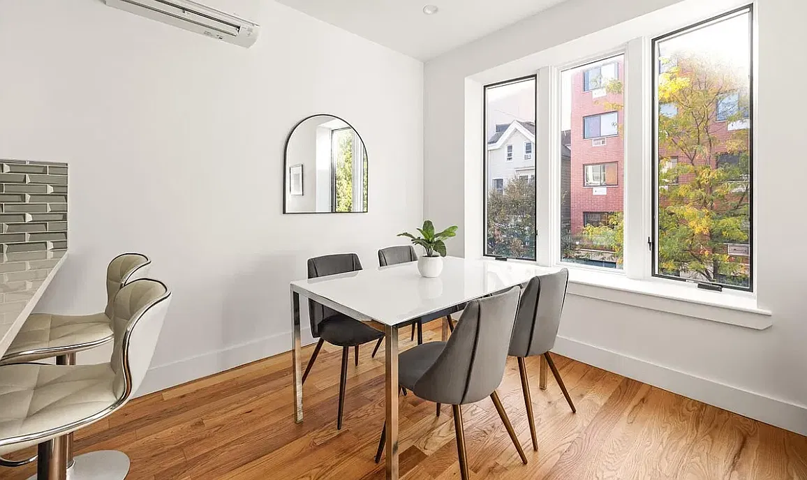 Studio, 600 sqft, $2,604 — Photo 3