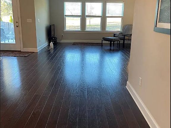 5th image of 4973 Riverbank Dr