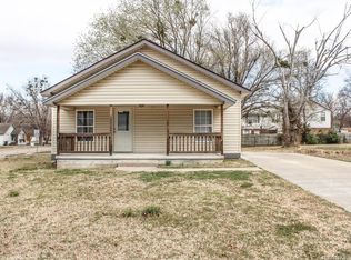 318 W 6th St, Claremore, OK 74017