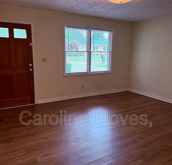 107 Bismark Dr — Photo 3