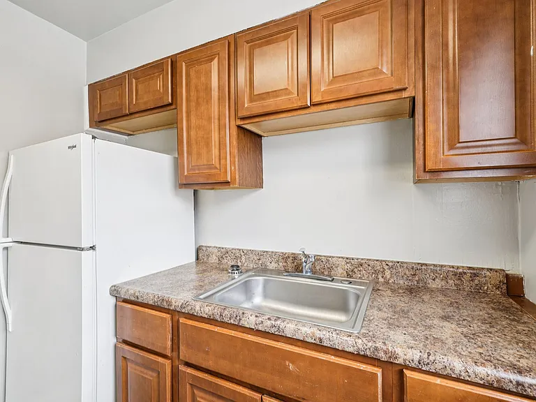 Oaklee Village Apartments — Photo 51