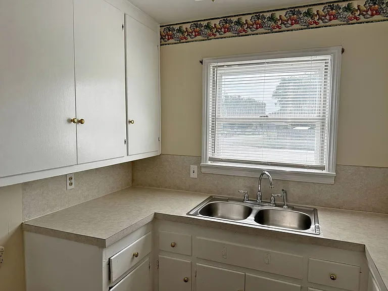 4326 Rhea Rd — Photo 8