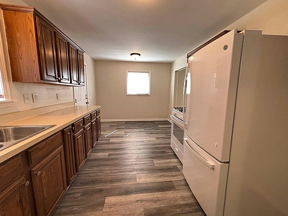 5th image of 21840 Weller Ave