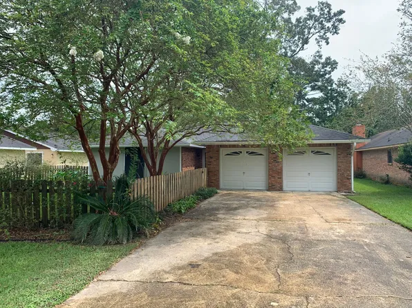 7483 Pennhill Dr, Baton Rouge, LA 70817