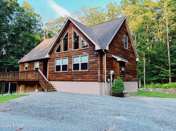 101 Aberle Ct, Hawley, PA 18428