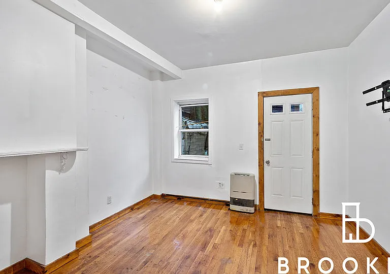 1505 Gates Ave #1B — Photo 6