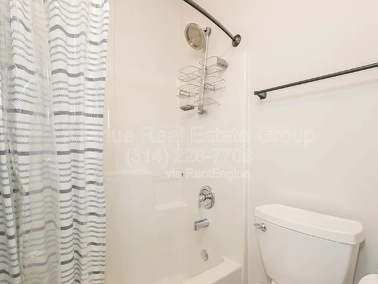 17711 Westhampton Woods Dr — Photo 29