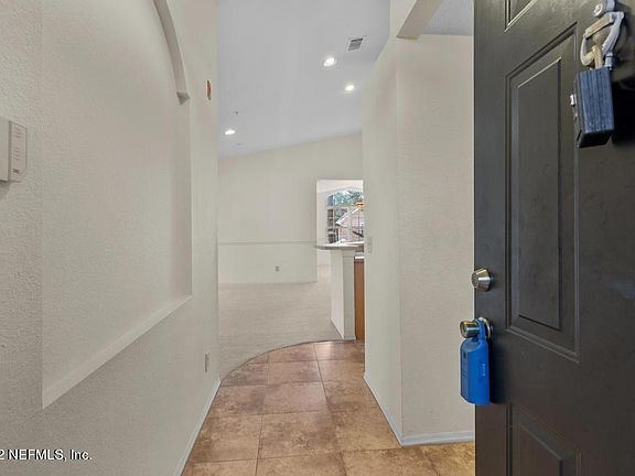 5th image of 13810 SUTTON PARK Drive N #1320