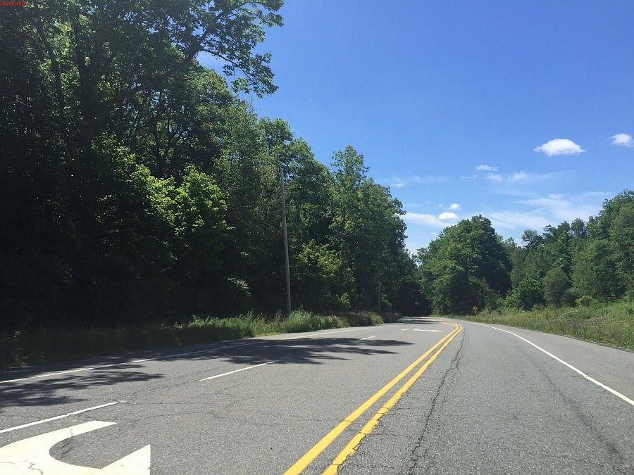 2nd image of 411 Route 515