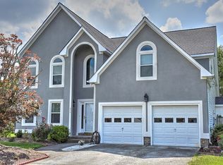 636 Broadwinsor Cres, Chesapeake, VA 23322