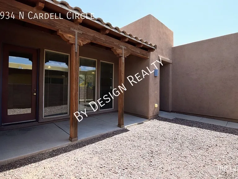 2934 N Cardell Cir — Photo 24