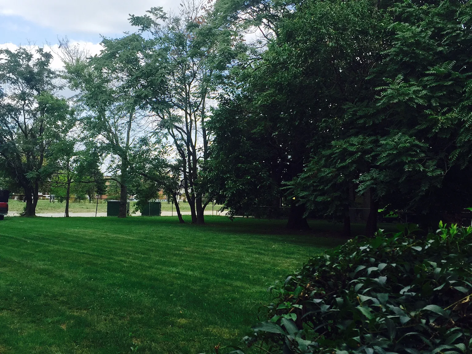 Seward Gardens — Photo 3