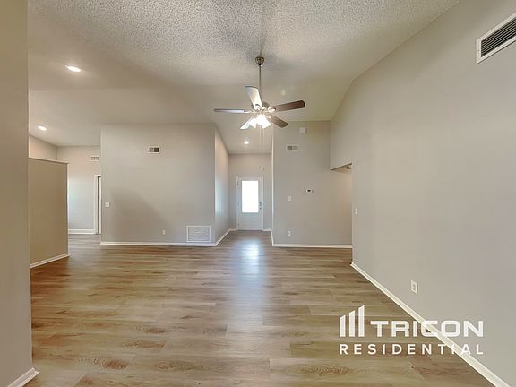 2nd image of 328 Sir Lawrence Dr
