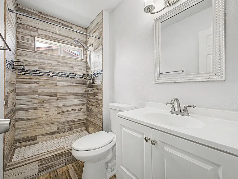5439 W Becker Ln — Photo 6