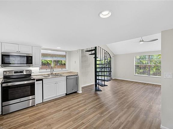 5th image of 151 Crown Dr