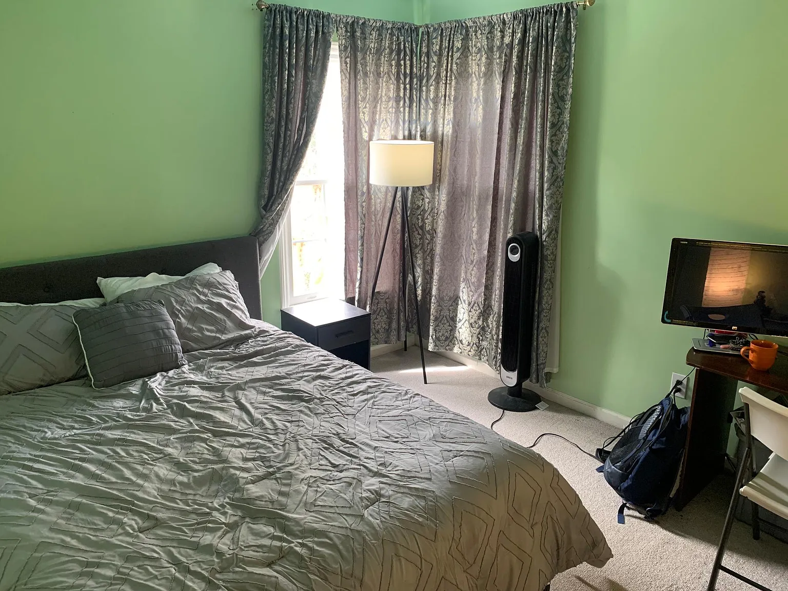 4 bed, 2.5 bath, 2195 sqft, $2,550 — Photo 3