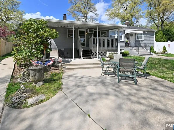 23 Hamil Ct, Clifton, NJ 07013