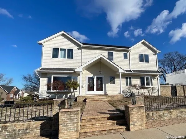 848 Gehrig Avenue, Franklin Square, NY 11010