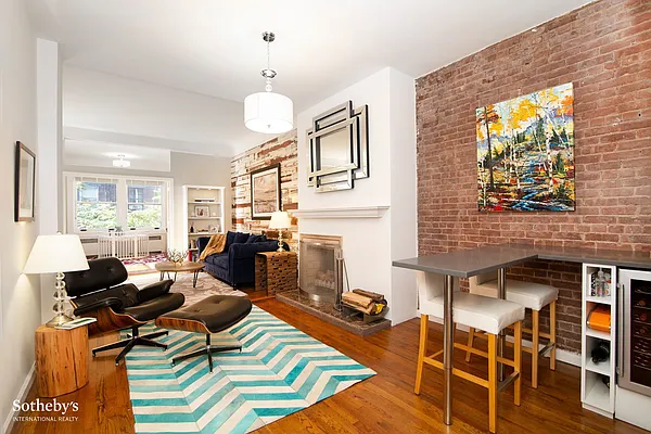 Sold by Sotheby's International Realty | media 1