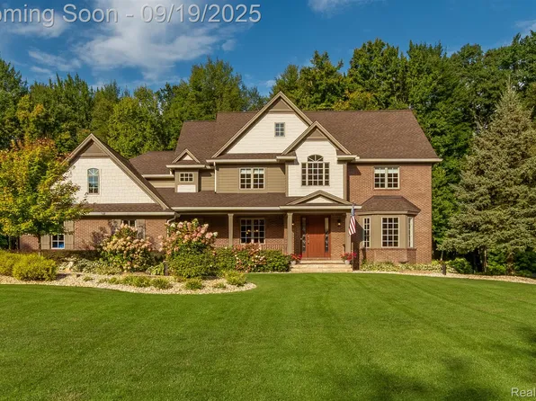 277 Mystic Meadows Ct, Howell, MI 48843