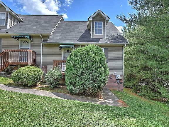 2nd image of 804 Cambridgeshire Ct #804