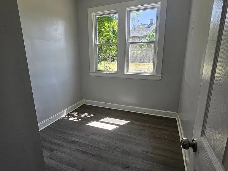 14201 Westropp Ave — Photo 19