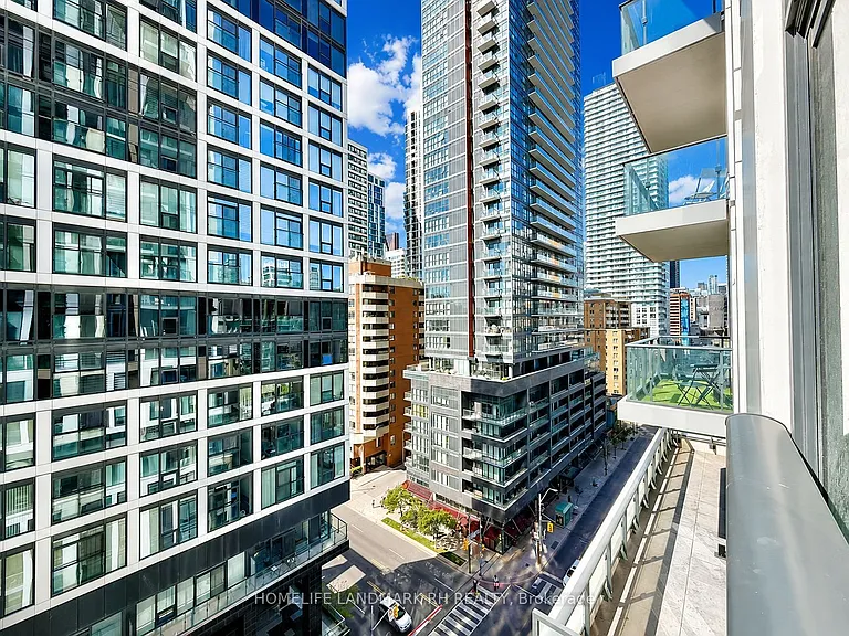 251 Jarvis St #1024 — Photo 9