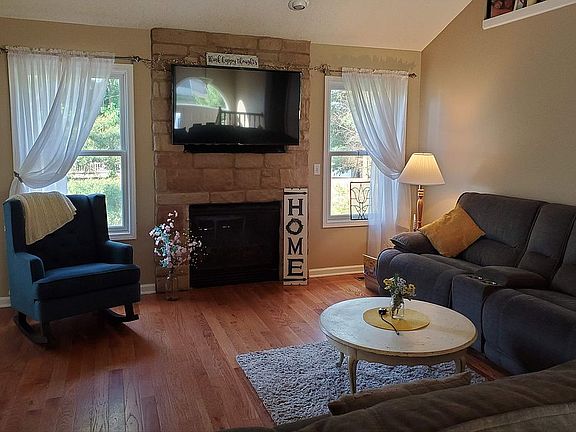 4th image of 181 Craig Dr