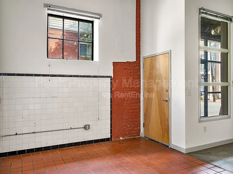 7 E Jackson St — Photo 19