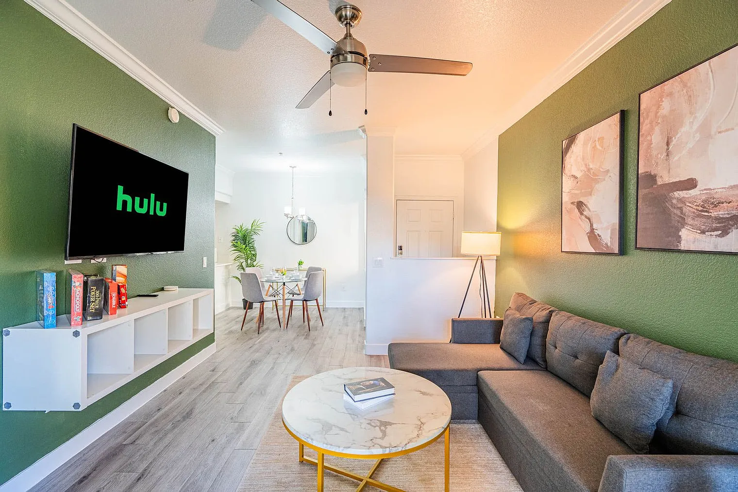 1 bed, 1.0 bath, 818 sqft, $2,418 — Photo 4
