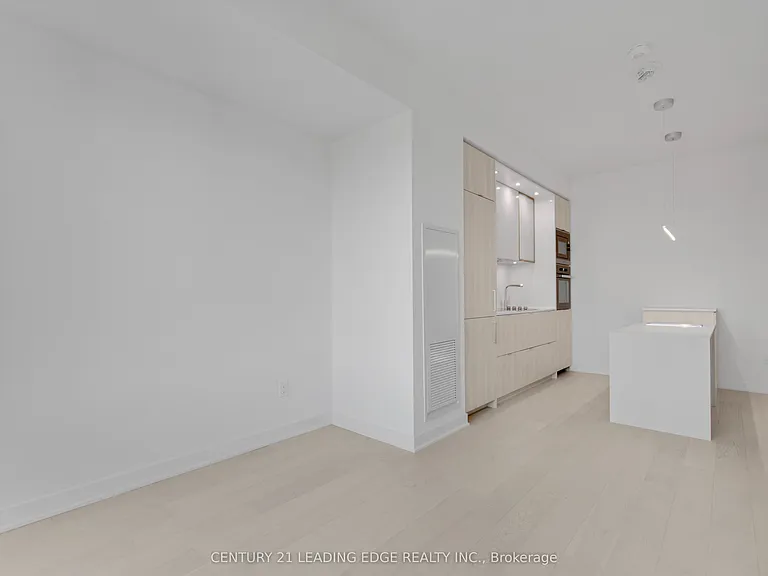 11 Yorkville Ave #3810 — Photo 18