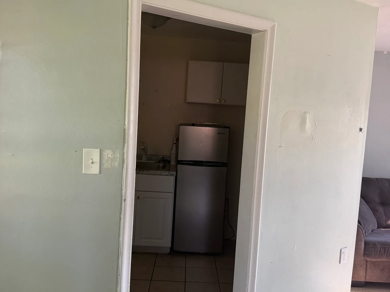 4939 S Wayne Rd — Photo 2