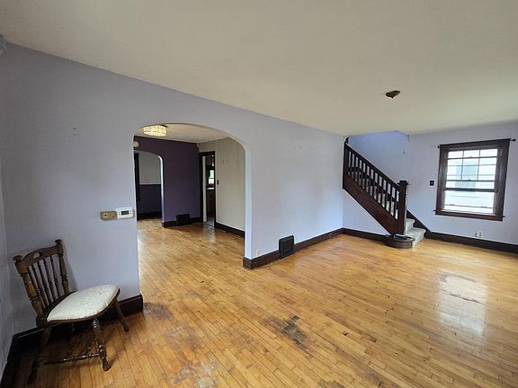 5th image of 147 E Cotton STREET