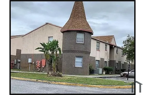 Building Photo - 9017 Westchester Cir