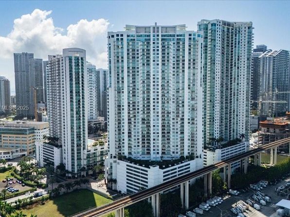 90 SW 3rd St APT 1607, Miami, FL 33130