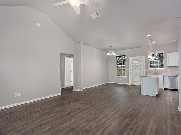 5th image of 1414 S Mitchell Ave