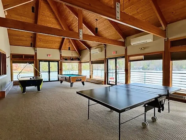 Private Clubhouse (panoramic lake views)