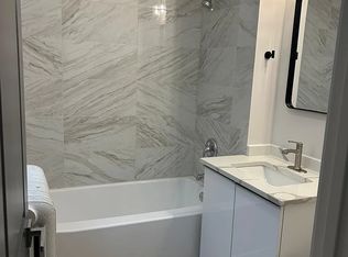 1131 Erie St #5, Racine, WI 53402