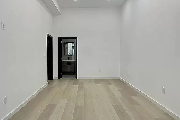 Rented by REAL New York | media 6