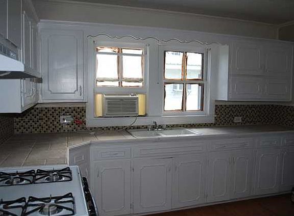 4th image of 803 Grand Point Avenue Ave