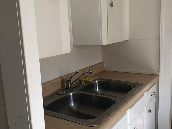 2nd image of 4419 McKinley St