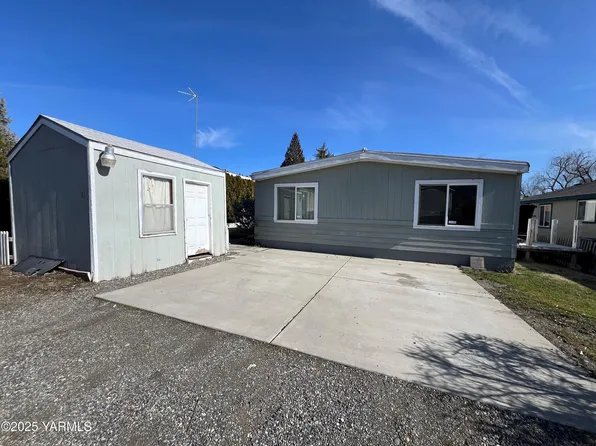 714 W 3rd St Unit 35, Zillah, WA 98953