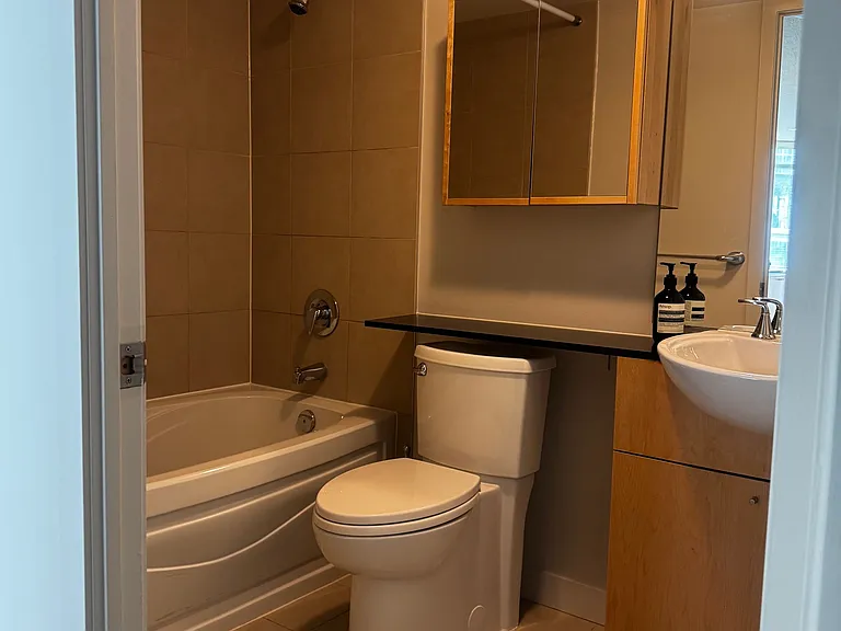 373 Front St W #1510 — Photo 9
