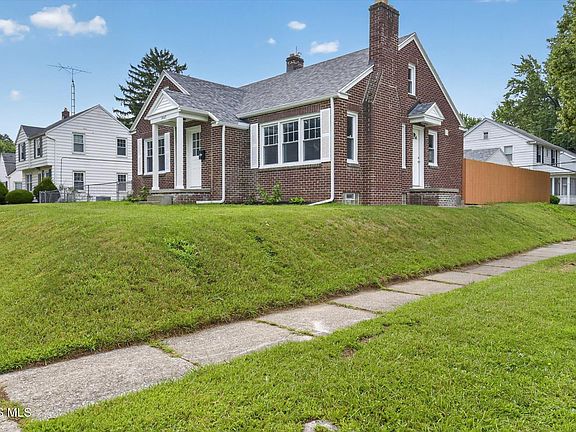 5th image of 1447 Craigwood Rd