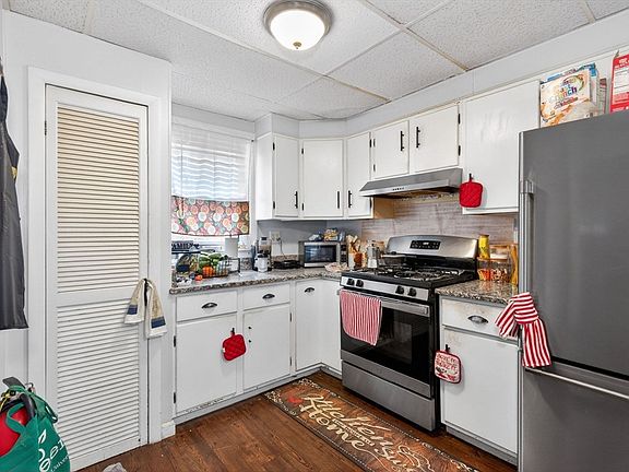 2nd image of 963 Winthrop Ave