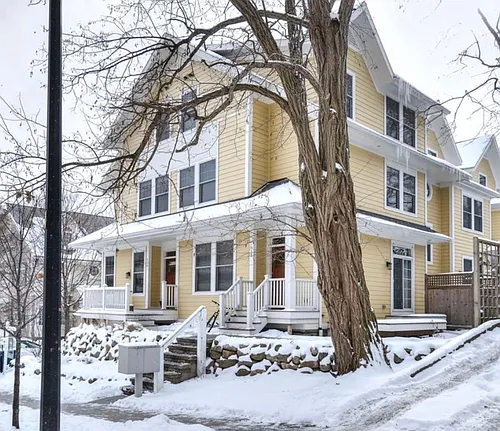 924 Catherine St Photo 1