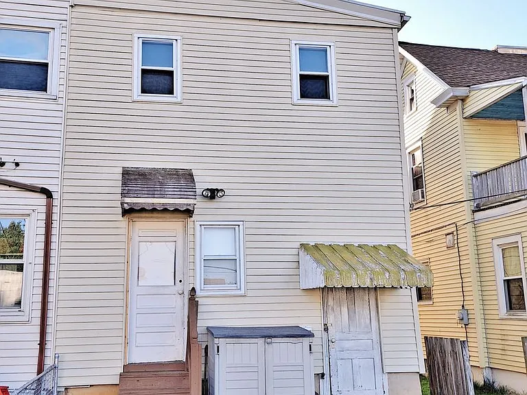 118 S Franklin St — Photo 3