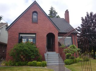 8061 19th Ave NW, Seattle, WA 98117