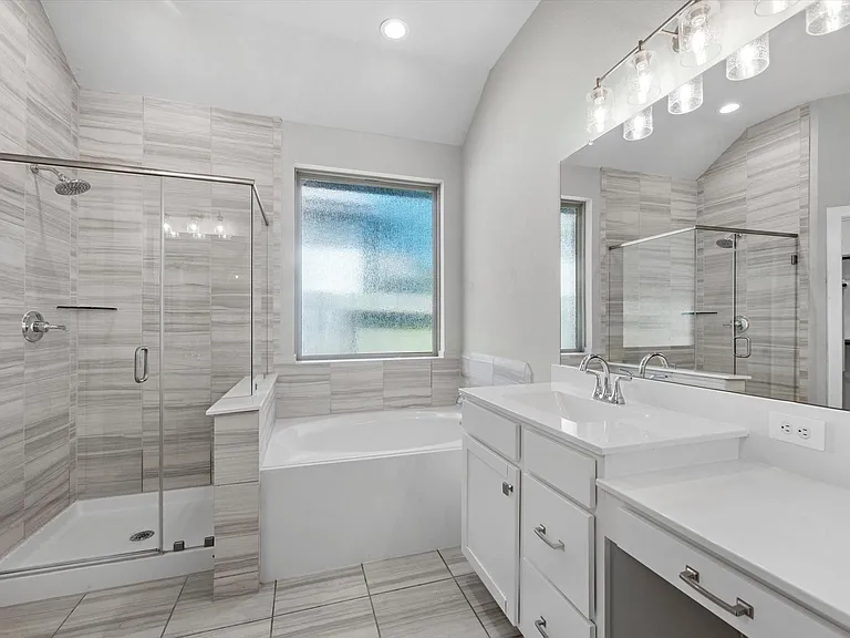 731 Lacebark Elm Trl — Photo 19