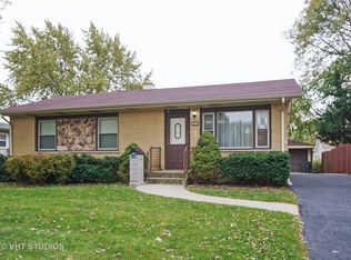 2305 Cedar St, Rolling Meadows, IL 60008